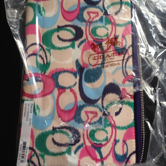 NEW Coach E-reader Cover. Fits any tablet size 8x5