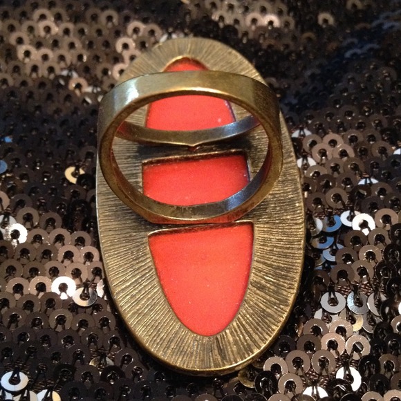 Ring - Picture 3 of 4