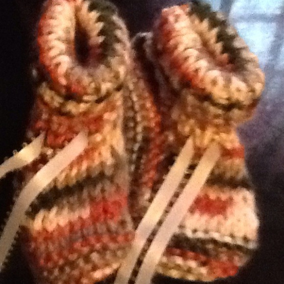 Baby booties - Picture 1 of 1