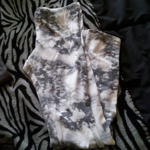 White cotton leggings. Cloud print.