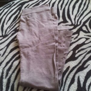 Gray spandex leggings.