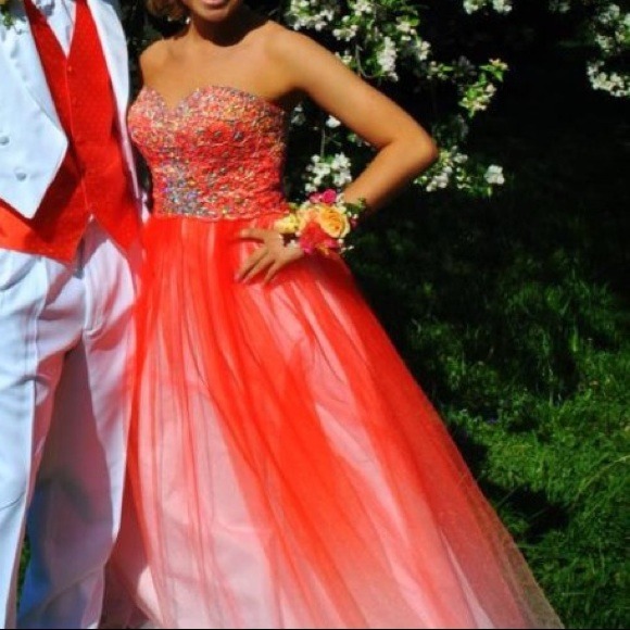 Prom dress - Picture 1 of 1