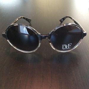 Diane von Furstenberg Accessories - Diane von Furstenberg Olga Round Sunglasses Diane von Furstenberg Accessories - Diane von Furstenberg Olga Round Sunglasses