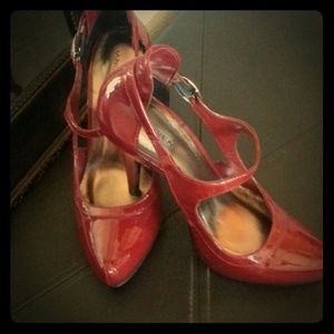 Red shiny ankle strap high heel / New