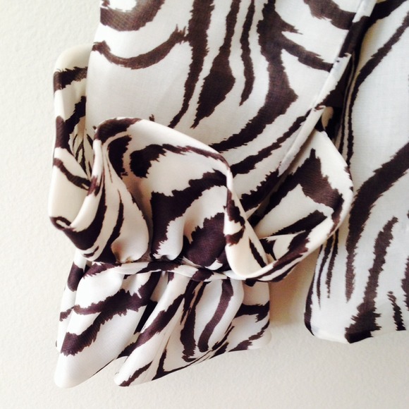 Carlisle 100% silk animal print jacket/camisole - Picture 2 of 4