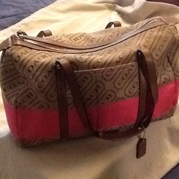 CLEARANCE ITEM Authentic Coach Signature Bag