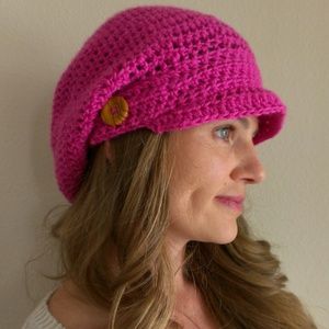 Magenta pink slouchy newsboy hat