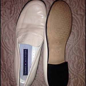 Tommy Hilfiger cream loafers