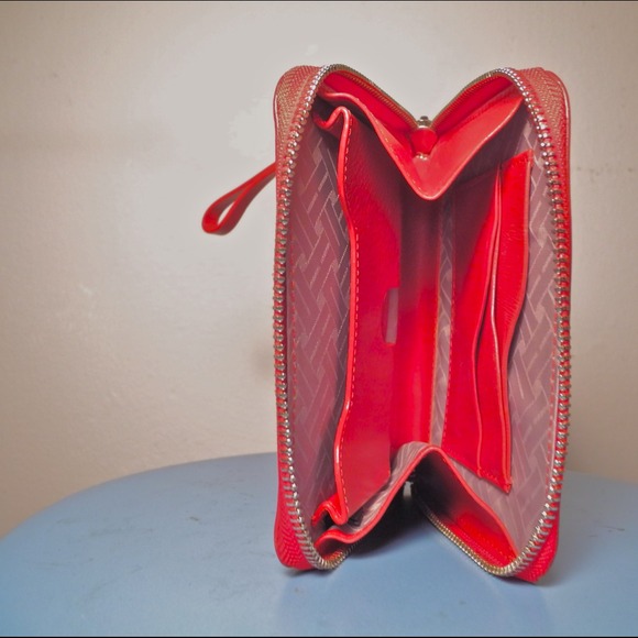 📦SOLD📦 Cole Haan Red Leather Coin Purse - Picture 2 of 2