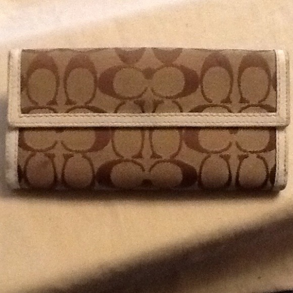 CLEARANCE ITEM Authentic Coach Wallet