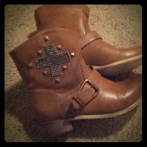 MIA boots