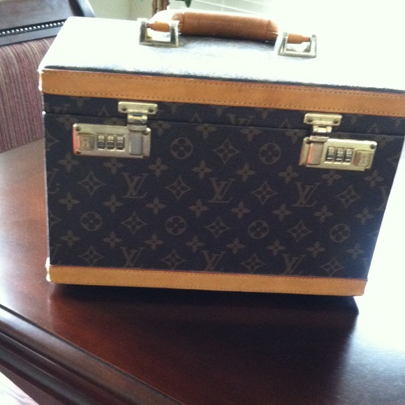 Louis Vuitton travel valise