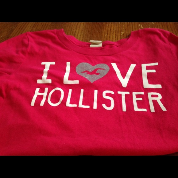 Super cute Hollister t shirt size S