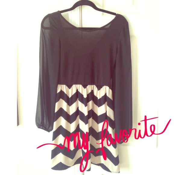 🚫SOLD Chevron colorblocked dress