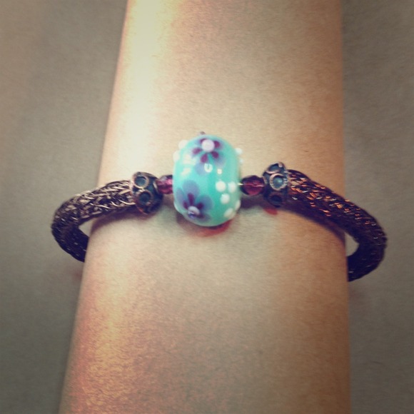 "Flowers in the attic" - Viking Knit Bracelet - Picture 1 of 2