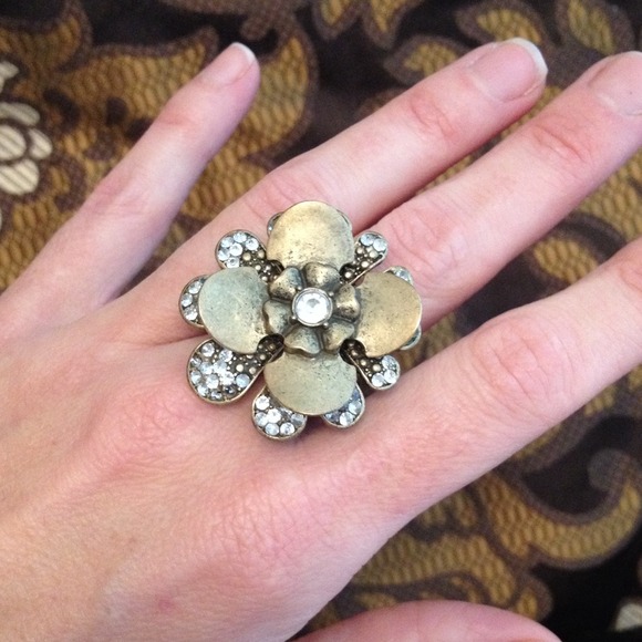 LOFT flower ring