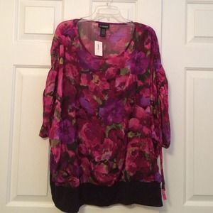 Lane bryant size 26/28 flower top