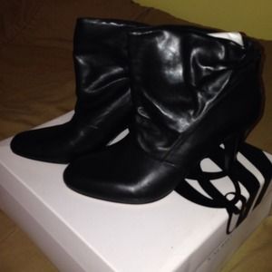 ✨Just Reduced✨Nine West Beautiful Black Booties