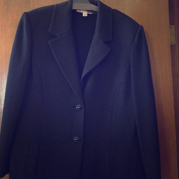 St. John Basics Ladies Jacket