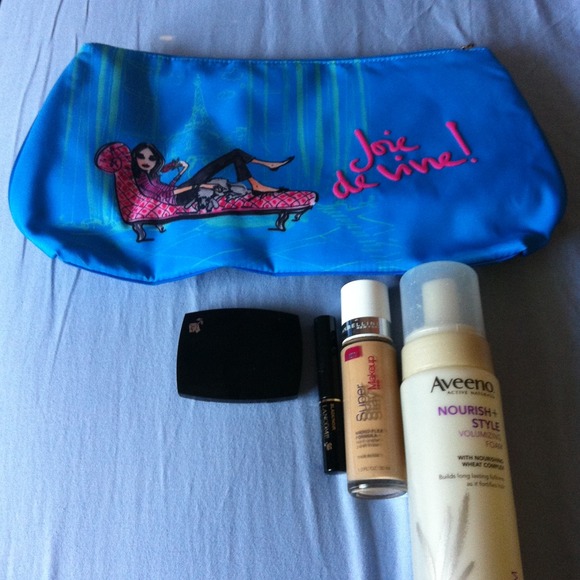 Combo make up.
