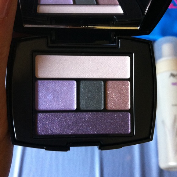 Combo make up. - Picture 2 of 4