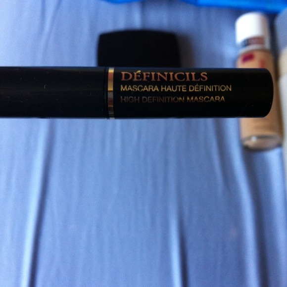 Combo make up. - Picture 3 of 4