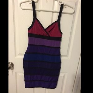Super flattering ombré color block panel dress