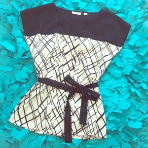 New York and Co sleeveless top