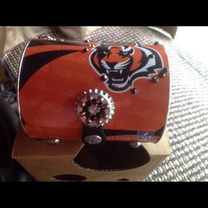 Little Earth NFL Purse With Swarovski Crystals