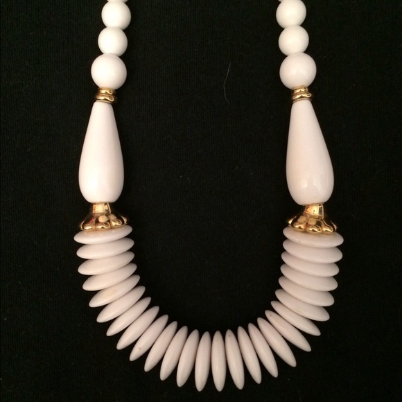 VINTAGE BEAD & WAFER NECKLACE - Picture 2 of 3