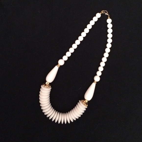 VINTAGE BEAD & WAFER NECKLACE - Picture 3 of 3