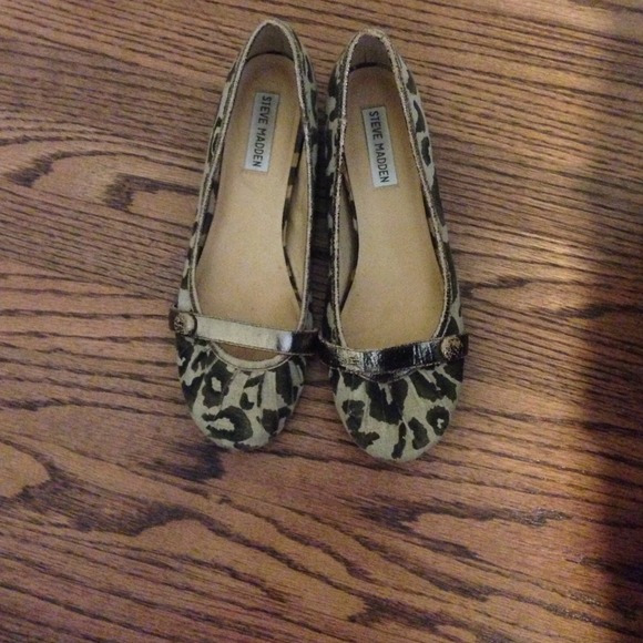 Steve Madden Leopard Flats