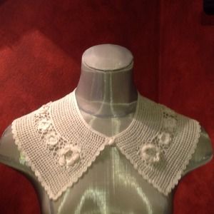 Vintage crochet collar