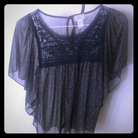 Size medium wide arm blue print shirt