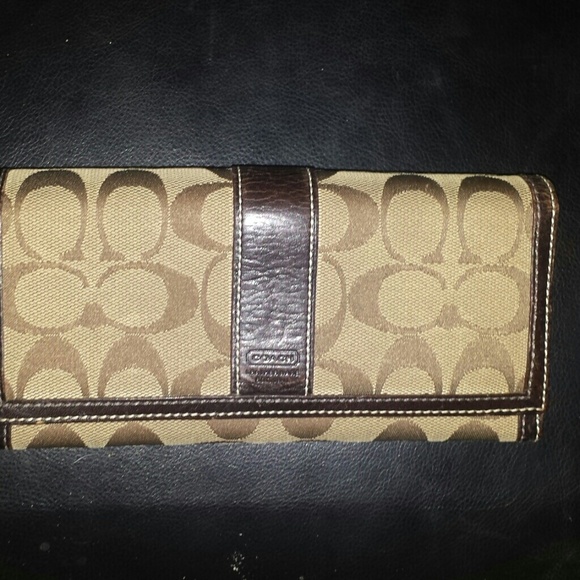 SOLDCoach Bundle!! Handbag, wallet & coach bangle. - Picture 3 of 4