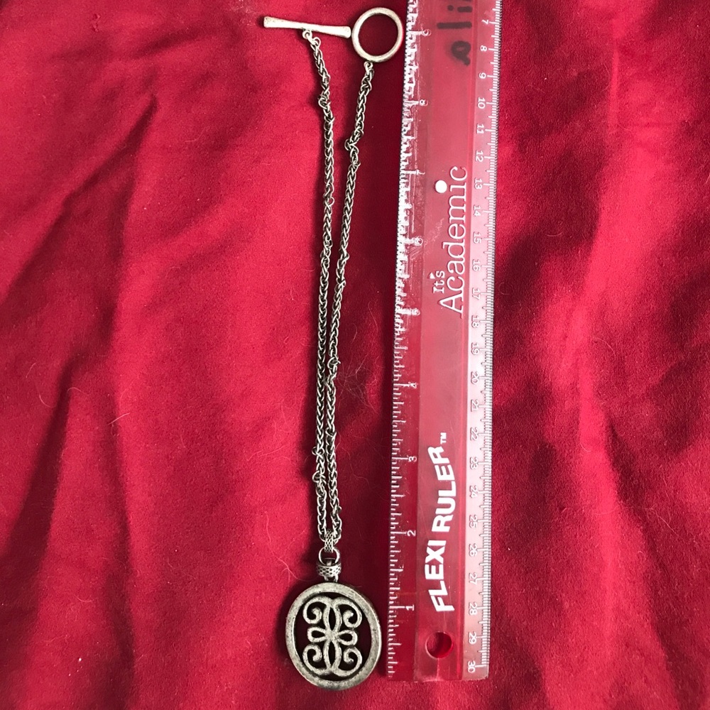Emblem necklace - Picture 2 of 3