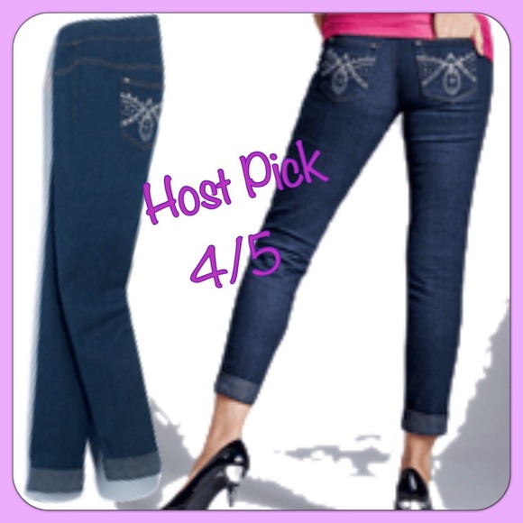 Embellished Denim Capri👖