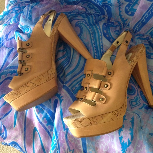 Max Studio Raptor Sandal - Picture 2 of 3