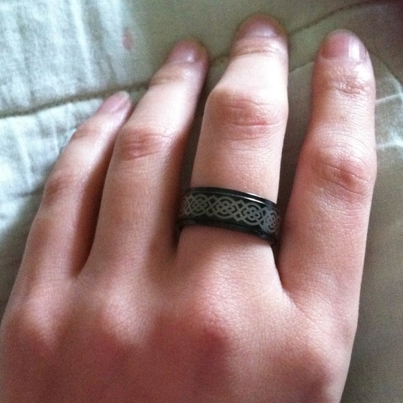 Men's wedding band - Picture 2 of 3