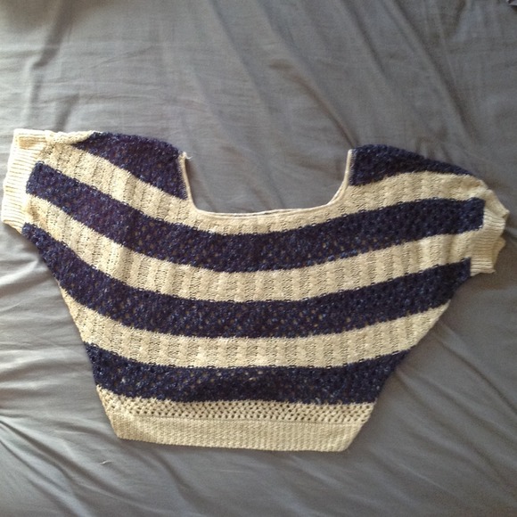Striped, Knitted crop top.