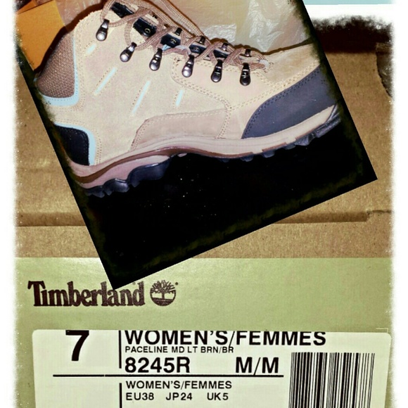 Women Baby blue accented Timberland boots in box! - Picture 4 of 4