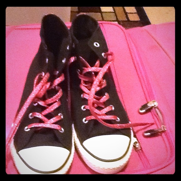 New converse black and pink!!