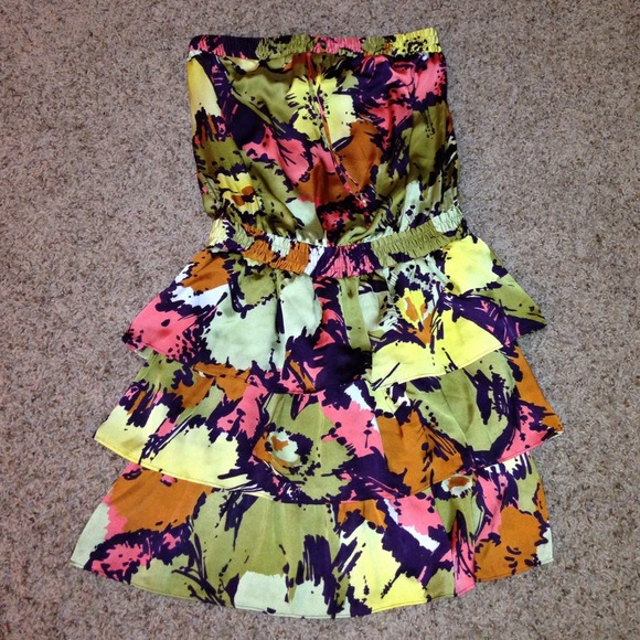 Dress - Picture 3 of 3