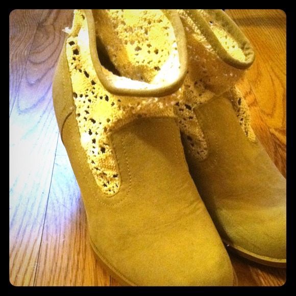 Short heel ankle boot with Lacey top - Picture 1 of 4