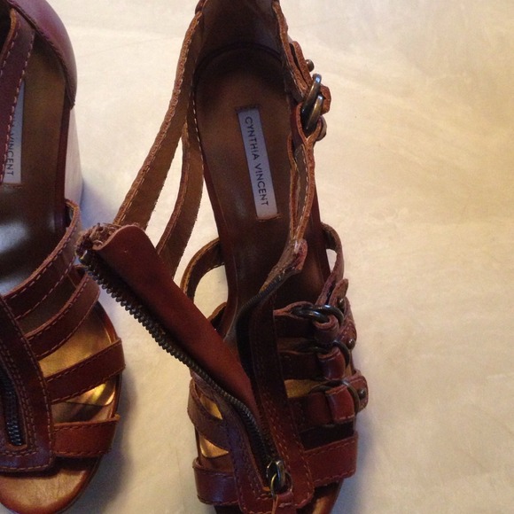 !!SOLD!!Never Worn Cynthia Vincent Sandals😍 - Picture 2 of 3
