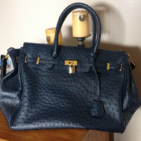 Handbags - Ostrich purse⭕️REDUCED⭕️
