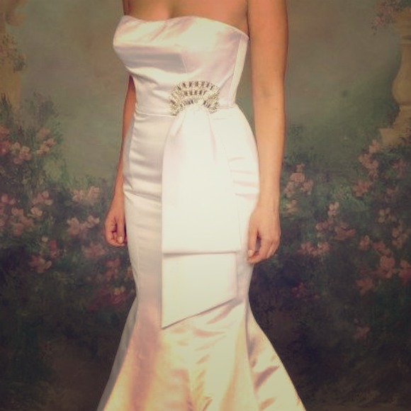 White formal gown - MAKE OFFER