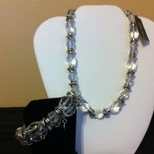 Necklace and bracelet set