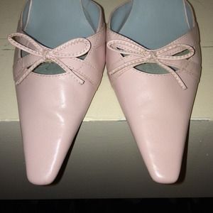 Soft pink leather pointy mule heels, wore once