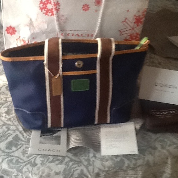 Sporty Coach tote!
